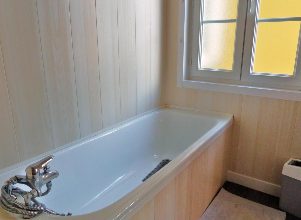 Vaste Appartement, Lumineux, 8 Couchages Eaux-Bonnes Luaran gambar