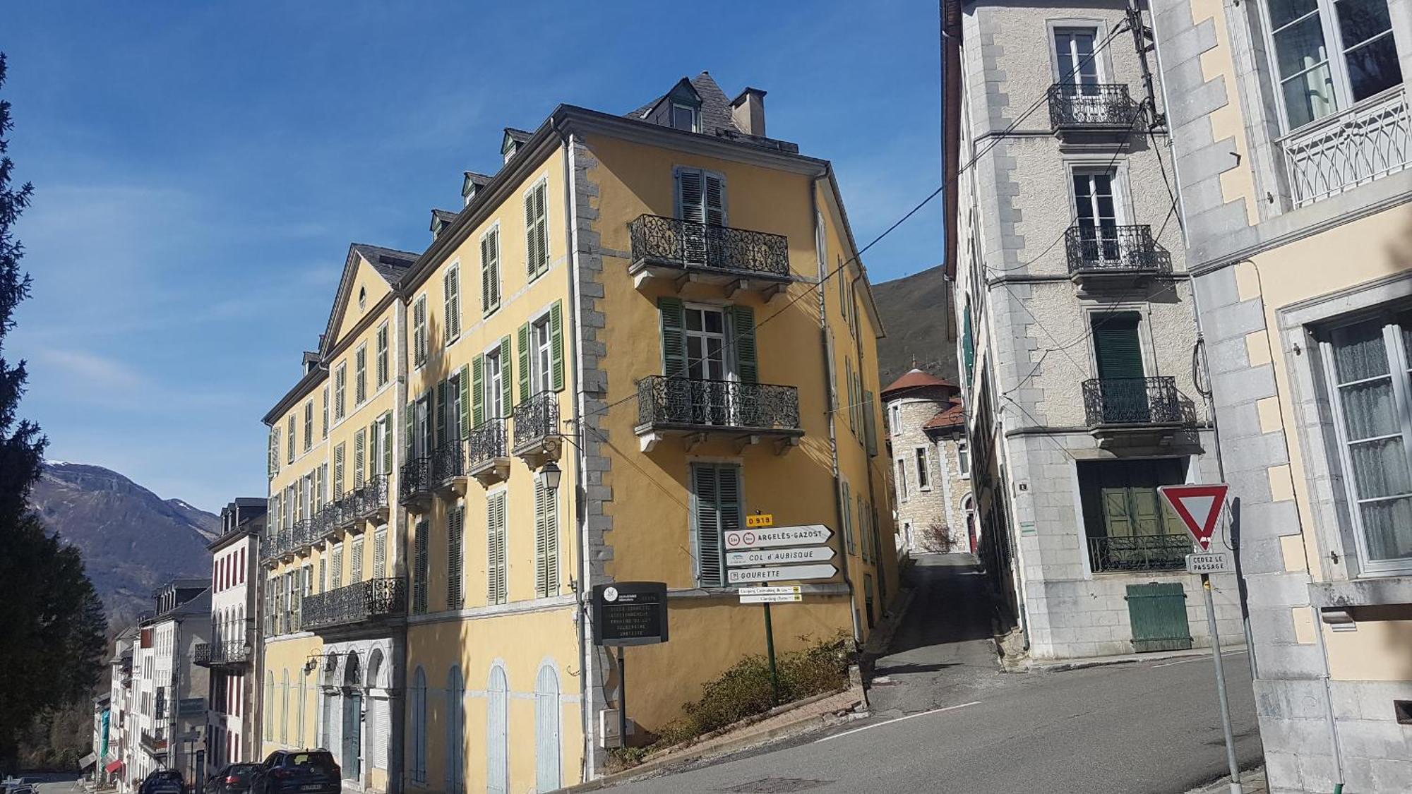 Vaste Appartement, Lumineux, 8 Couchages Eaux-Bonnes Luaran gambar